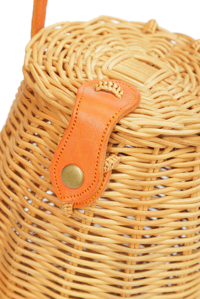 Wicker bucket bag